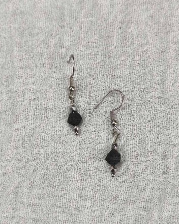 1   σκουλαρικι λαβα (1)